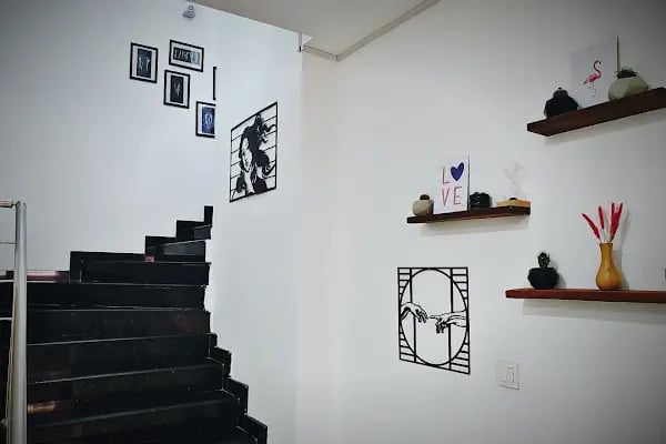 Dr.Dt. Kardelen Bağcı, Gülüş Tasarımı ve İmplant Klinikleri. Dişeti Tedavisi/ Zirkonyum/ Estetik Diş Hekimliği - Resim 7