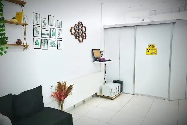 Dr.Dt. Kardelen Bağcı, Gülüş Tasarımı ve İmplant Klinikleri. Dişeti Tedavisi/ Zirkonyum/ Estetik Diş Hekimliği - Resim 13