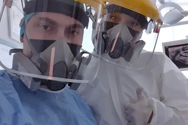 Dr.Dt. Kardelen Bağcı, Gülüş Tasarımı ve İmplant Klinikleri. Dişeti Tedavisi/ Zirkonyum/ Estetik Diş Hekimliği - Resim 5