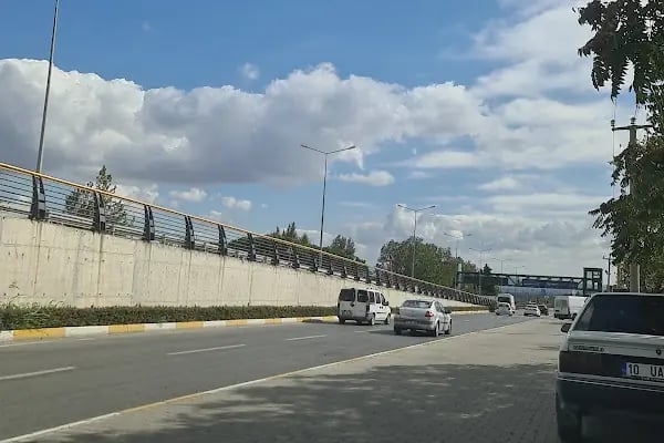 Balıkesir Adliyesi Önü - Resim 2