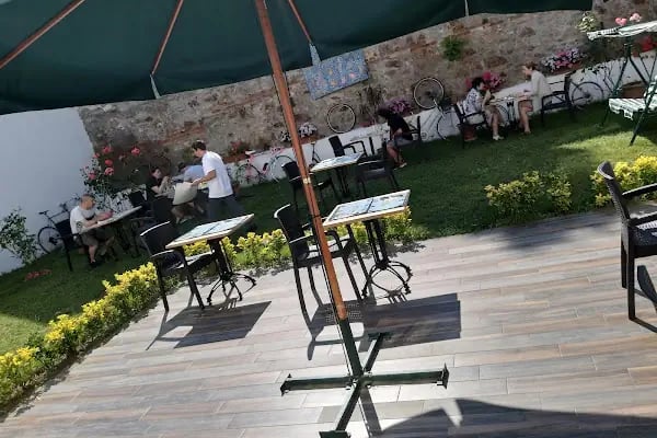 (Kınalıada) Nisi Pansiyon & Restoran - Resim 8
