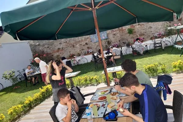 (Kınalıada) Nisi Pansiyon & Restoran - Resim 15