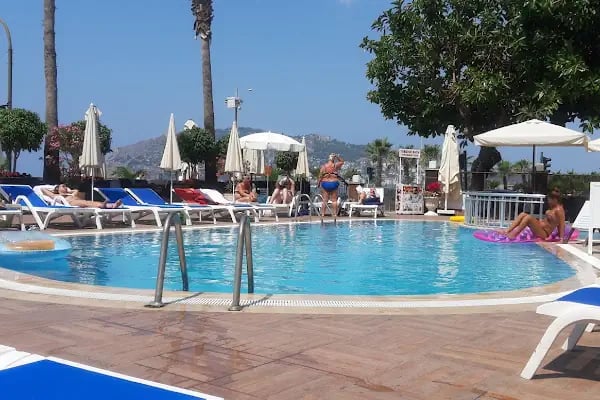Parador Beach Hotel - Resim 3