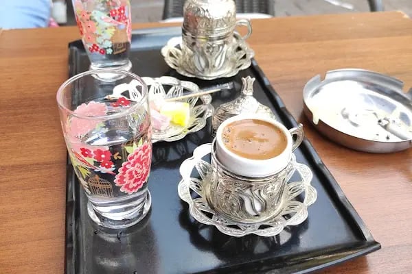 Meydan Cafe Dondurma Kumru - Resim 2