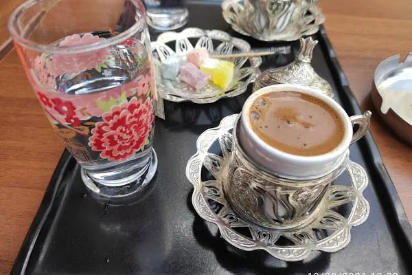 Meydan Cafe Dondurma Kumru - Resim 13