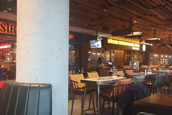 Sir Winston Pub Ataşehir Bulvar 216 - Resim 17