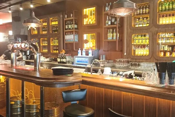 Sir Winston Pub Ataşehir Bulvar 216 - Resim 11