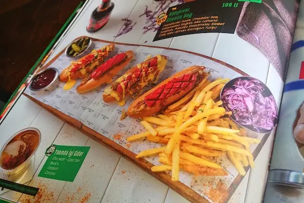 Sir Winston Pub Ataşehir Bulvar 216 - Resim 13