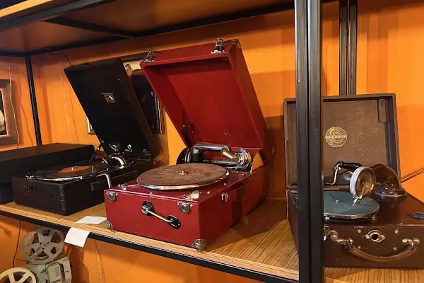 Gramofon Kafe(Gramofoncu Ali) - Resim 13