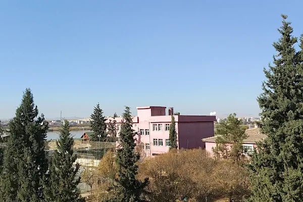 Sadettin ve Feyhan Karaata İlkokulu - Resim 2