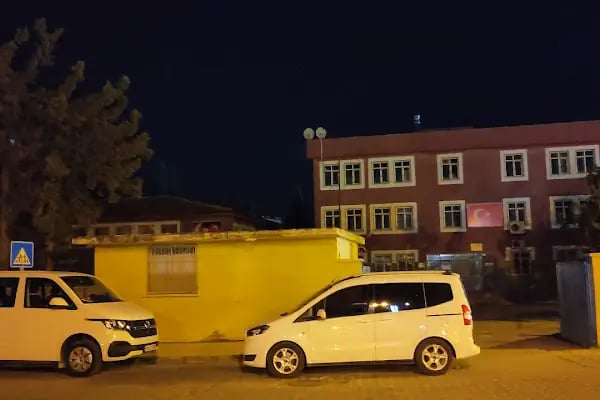 Sadettin ve Feyhan Karaata İlkokulu - Resim 3