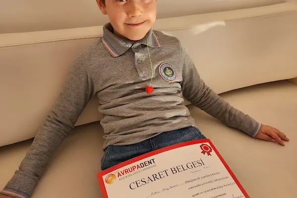 Avrupadent Buca Forbes Ağız ve Diş Sağlığı Polikliniği İzmir Gülüş Tasarımı - Resim 8