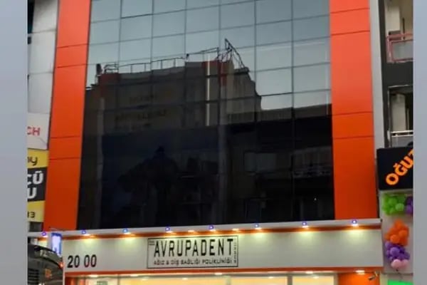 Avrupadent Buca Forbes Ağız ve Diş Sağlığı Polikliniği İzmir Gülüş Tasarımı - Resim 1