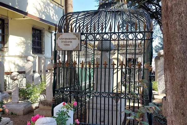Üftade Camii ve Türbesi - Resim 12