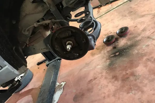 Kardeşler Oto Bakım ve Onarım Servisi - Resim 11