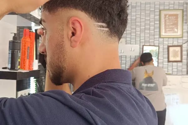 Mavi Deniz Erkek Kuaförü - Resim 20
