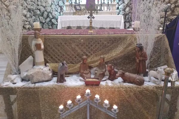 Notre Dame De Lourdes Katolik Kilisesi - Resim 6