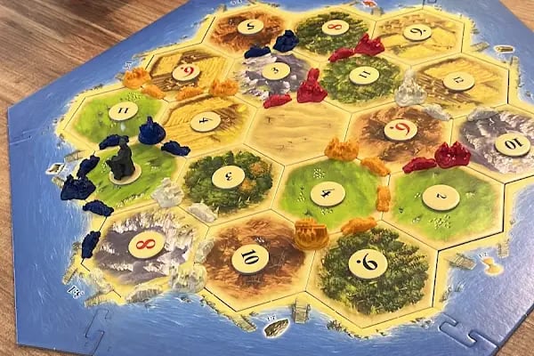 Periwinkle Patisserie / Periwinkle XL Board Game Cafe - Resim 13