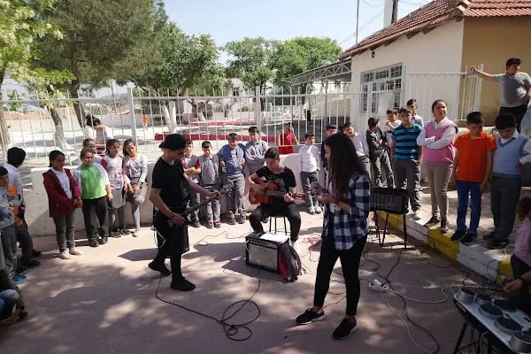 Zeytindağ Yılmaz Ortaokulu - Resim 3