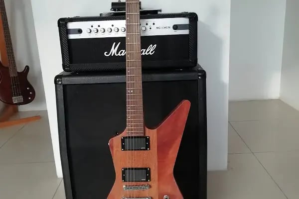Sanatölye Gitar Eğitim ve Luthier - Resim 12