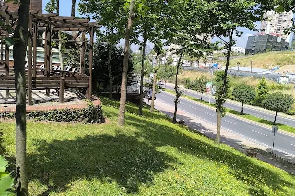 T.C. ATAŞEHİR BELEDİYESİ ERGUVAN BARIŞ PARKI - Resim 15