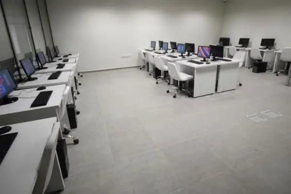 İzmit Necip Fazıl Kısakürek Akademi Lise - Resim 10