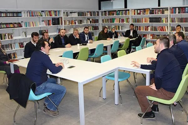 İzmit Necip Fazıl Kısakürek Akademi Lise - Resim 12