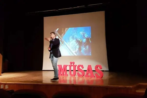 İbrahim Üzümcü Konferans Salonu - Resim 6
