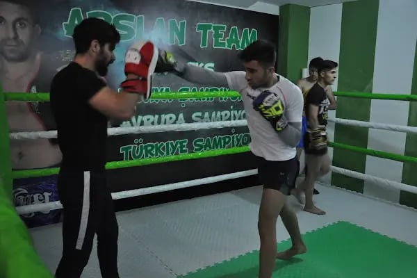 Ferhat Arslan Gençlik ve Spor Kulübü - Kick Boks - Muay Thai - Boks - Gym - Resim 5