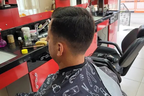 Berber'k Erkek Saç Tasarım Salonu - Resim 1