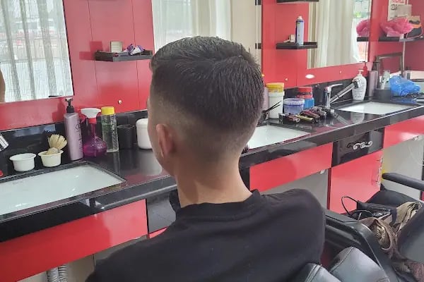 Berber'k Erkek Saç Tasarım Salonu - Resim 13