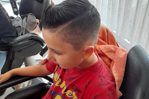 Berber'k Erkek Saç Tasarım Salonu - Resim 17