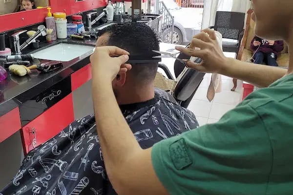 Berber'k Erkek Saç Tasarım Salonu - Resim 9
