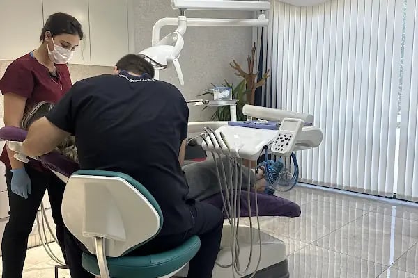 Özel G Dent Ağız ve Diş Polikliniği - İmplant - Ortodonti - Zirkonyum - Porselen Diş - Resim 7
