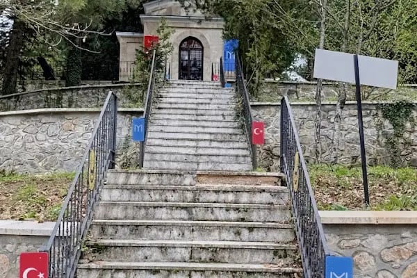 Turgut Alp Türbesi - Resim 5