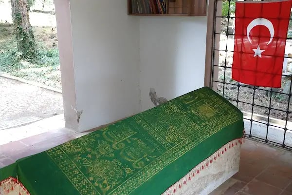Turgut Alp Türbesi - Resim 15