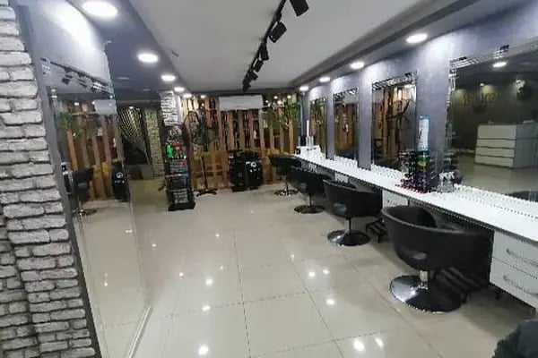 Golden Hands Bayan Kuafor Salonu - Resim 1