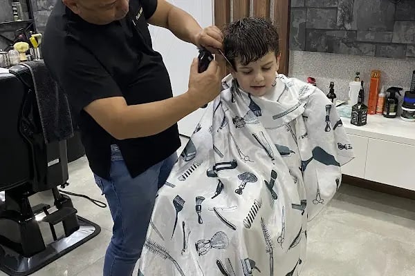 Saloon Fatih Erkek Kuaförü - Resim 4