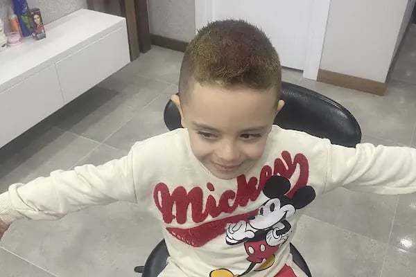Saloon Fatih Erkek Kuaförü - Resim 11
