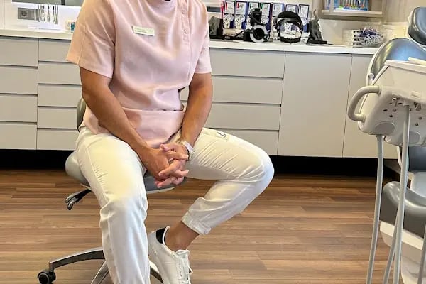 Hüseyin Muhtar Ortodonti Diş Kliniği - Resim 4
