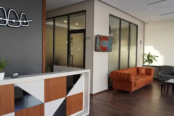 Hüseyin Muhtar Ortodonti Diş Kliniği - Resim 20