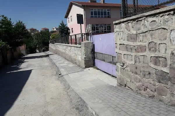 Nazife Hatun İlkokulu - Resim 3