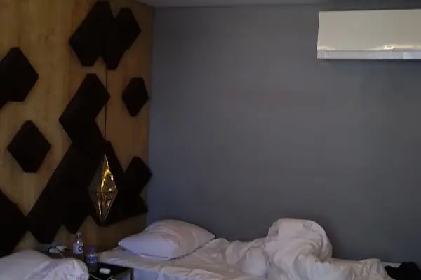 Fly And Stay Airport Hotel - Resim 18