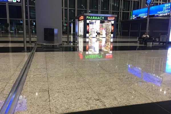 Istanbul Airport Pharmacy - Resim 17