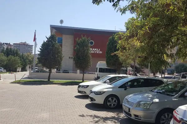 Bayraklı Belediyesi Sosyal Yardım İşleri Müdürlüğü - Resim 1