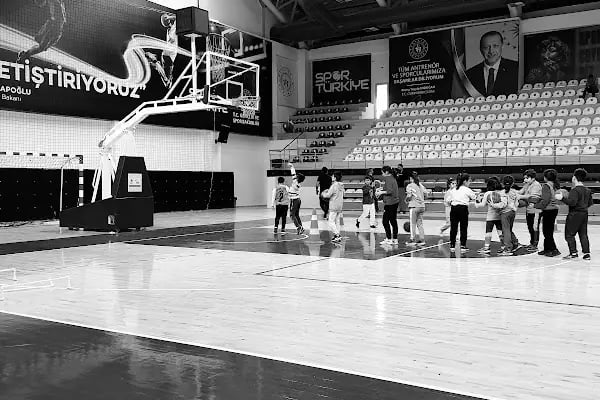 Artuklu Spor Salonu - Resim 18