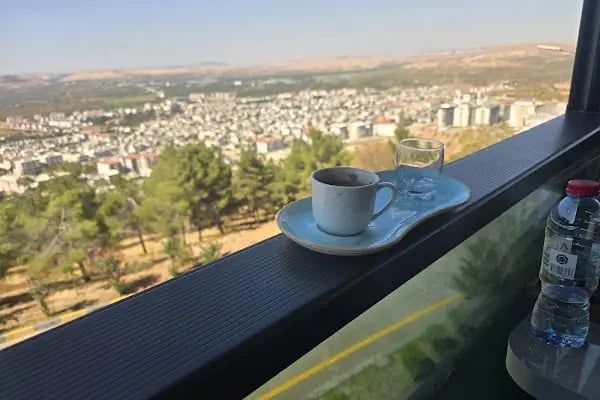 Oğuzeli Belediyesi Deliklitepe Sosyal Tesisi ve Seyir Terası Cafe - Resim 5