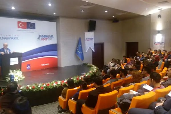 Gaziantep Üniversitesi Mâvera Kongre ve Sanat Merkezi - Resim 17