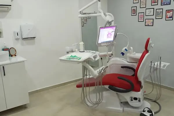 Özel İmza Ağız ve Diş Sağlığı Polikliniği - Resim 13