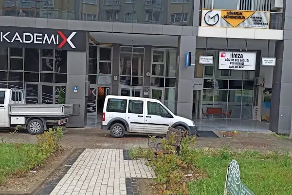 Özel İmza Ağız ve Diş Sağlığı Polikliniği - Resim 17